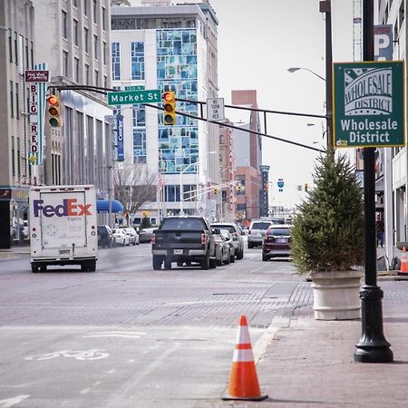 Frontdesk Penn Street Tower Apts Downtown Indy Appartamento Indianapolis Esterno foto