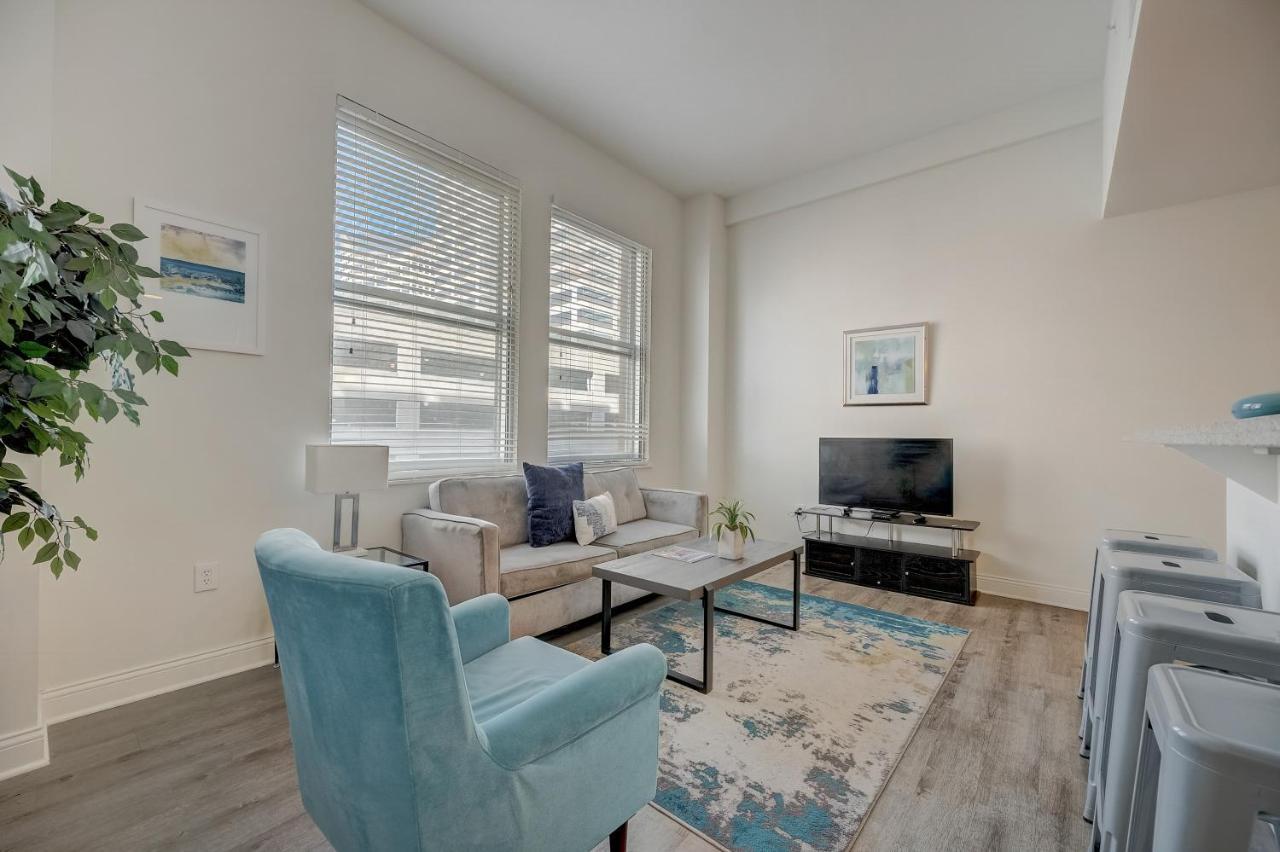 Frontdesk Penn Street Tower Apts Downtown Indy Appartamento Indianapolis Esterno foto