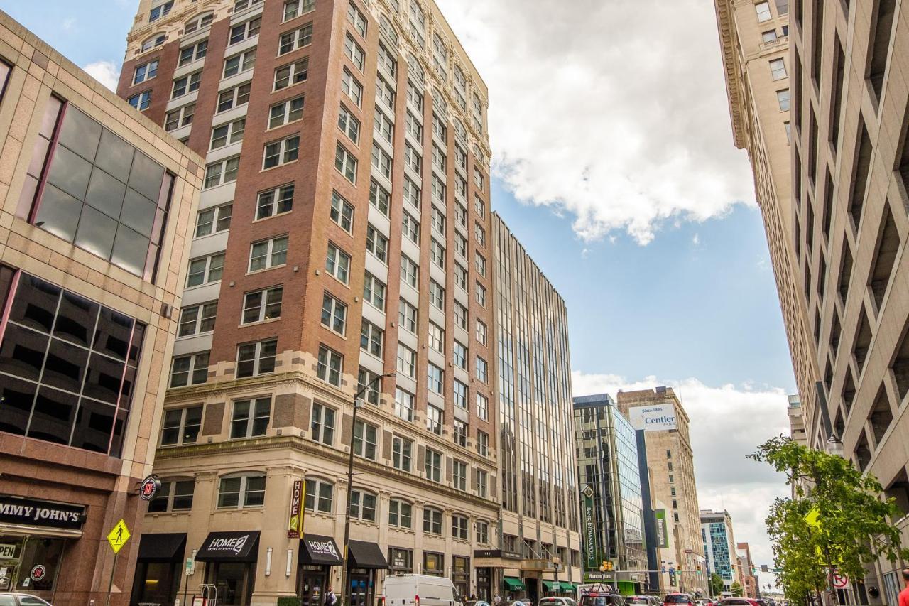 Frontdesk Penn Street Tower Apts Downtown Indy Appartamento Indianapolis Esterno foto